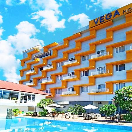Vega Prime Hotel & Convention Sorong Buitenkant foto