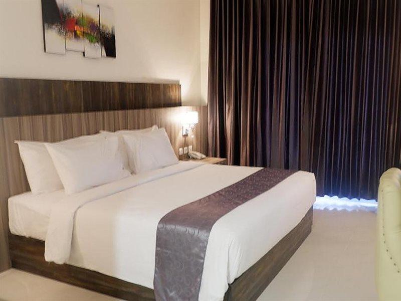 Vega Prime Hotel & Convention Sorong Buitenkant foto