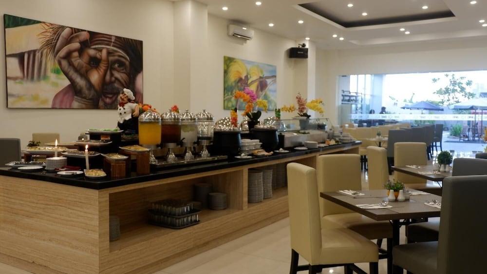 Vega Prime Hotel & Convention Sorong Buitenkant foto