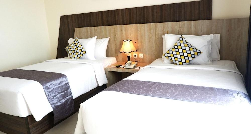 Vega Prime Hotel & Convention Sorong Buitenkant foto