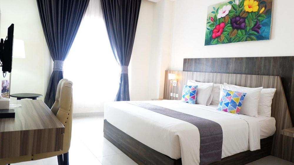 Vega Prime Hotel & Convention Sorong Buitenkant foto