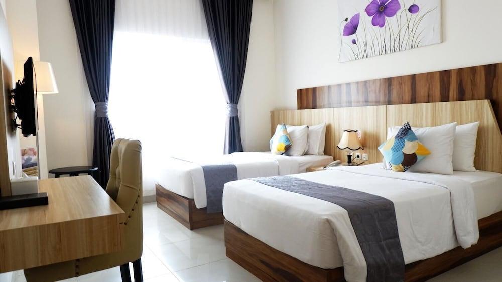 Vega Prime Hotel & Convention Sorong Buitenkant foto