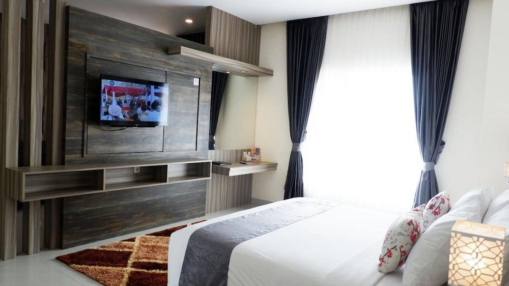 Vega Prime Hotel & Convention Sorong Buitenkant foto