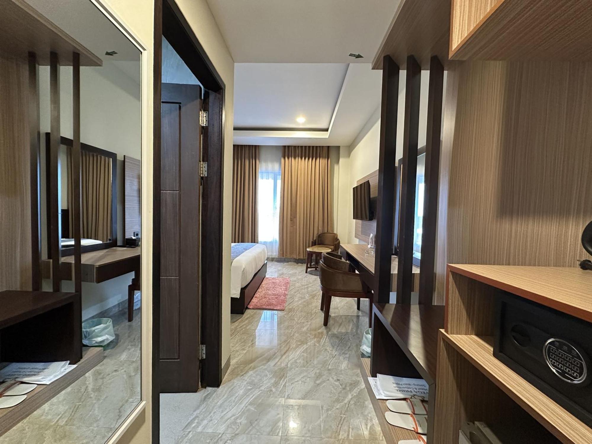 Vega Prime Hotel & Convention Sorong Buitenkant foto