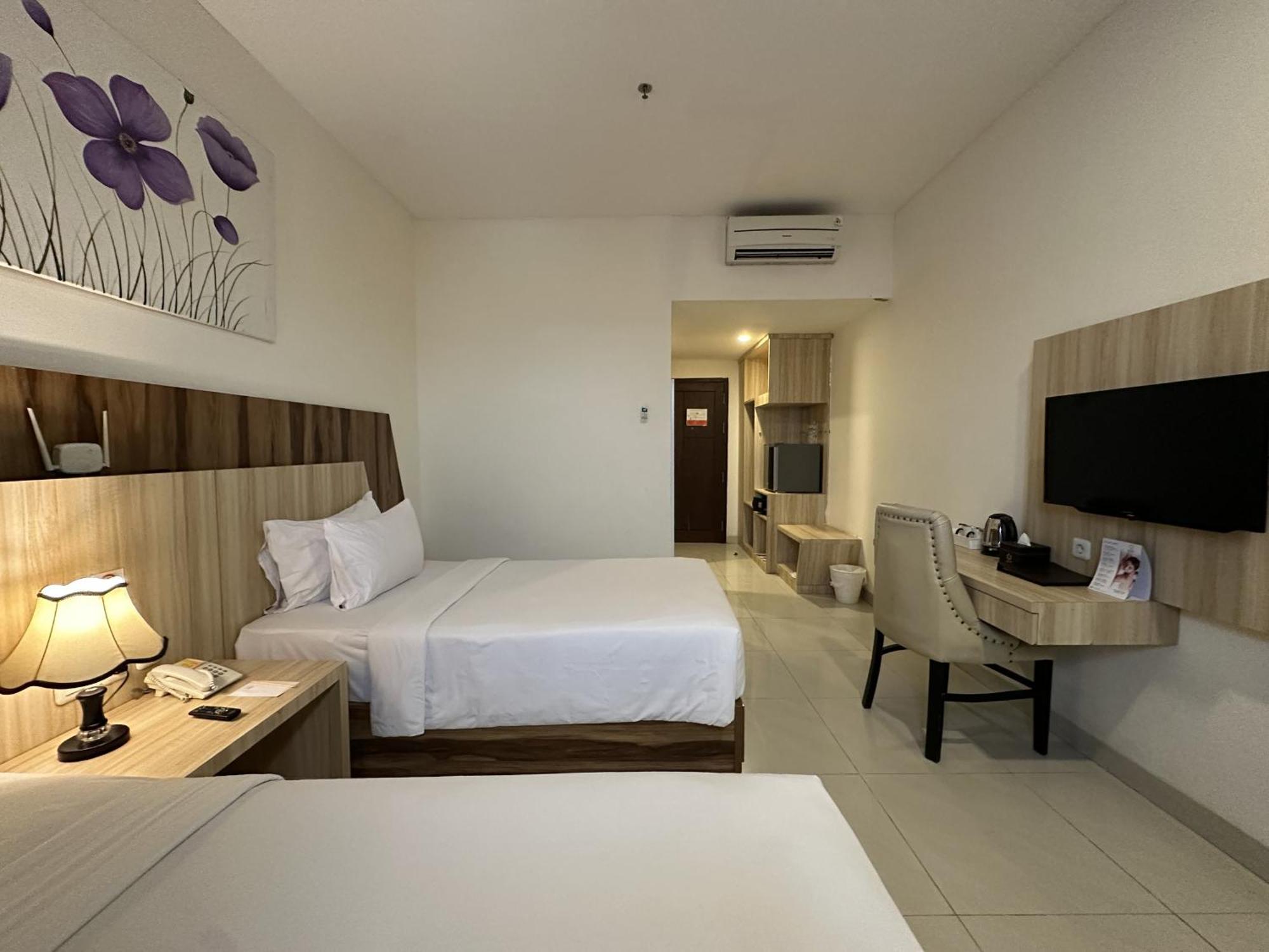 Vega Prime Hotel & Convention Sorong Kamer foto